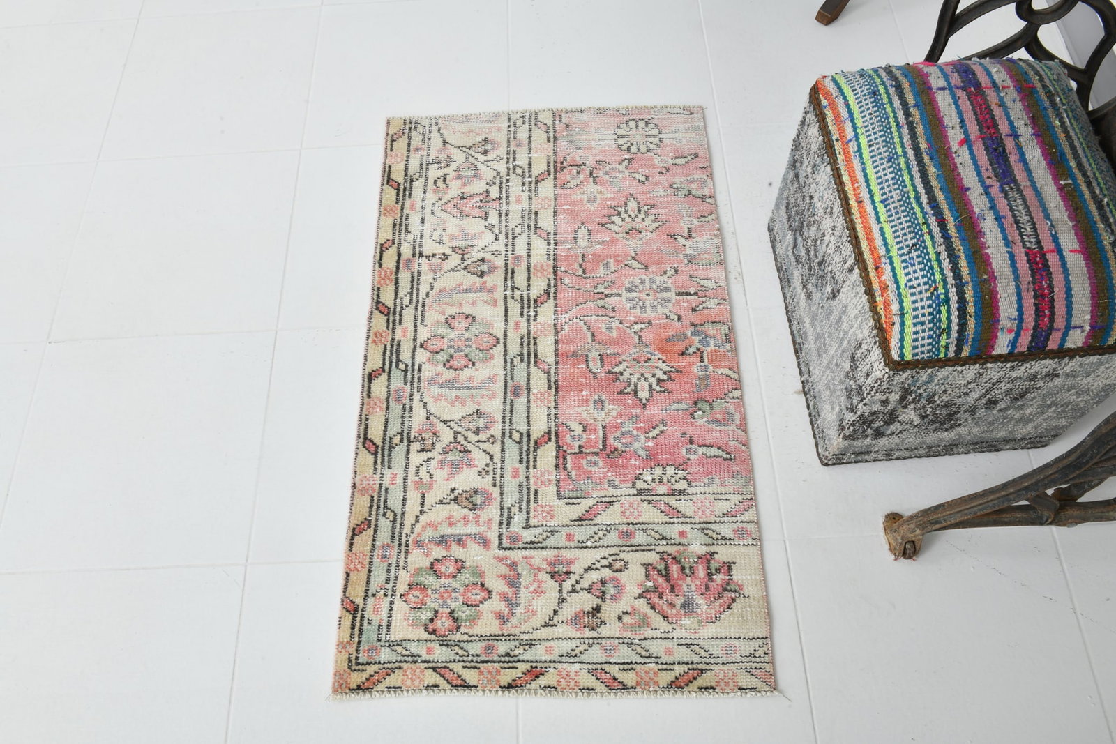 2'0'' x 3'5'' Vintage Wool Runner Rug - 22918 - 4