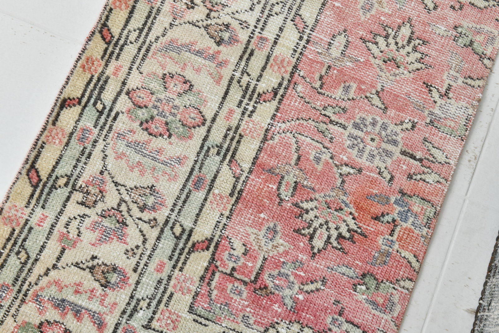 2'0'' x 3'5'' Vintage Wool Runner Rug - 22918 - 5