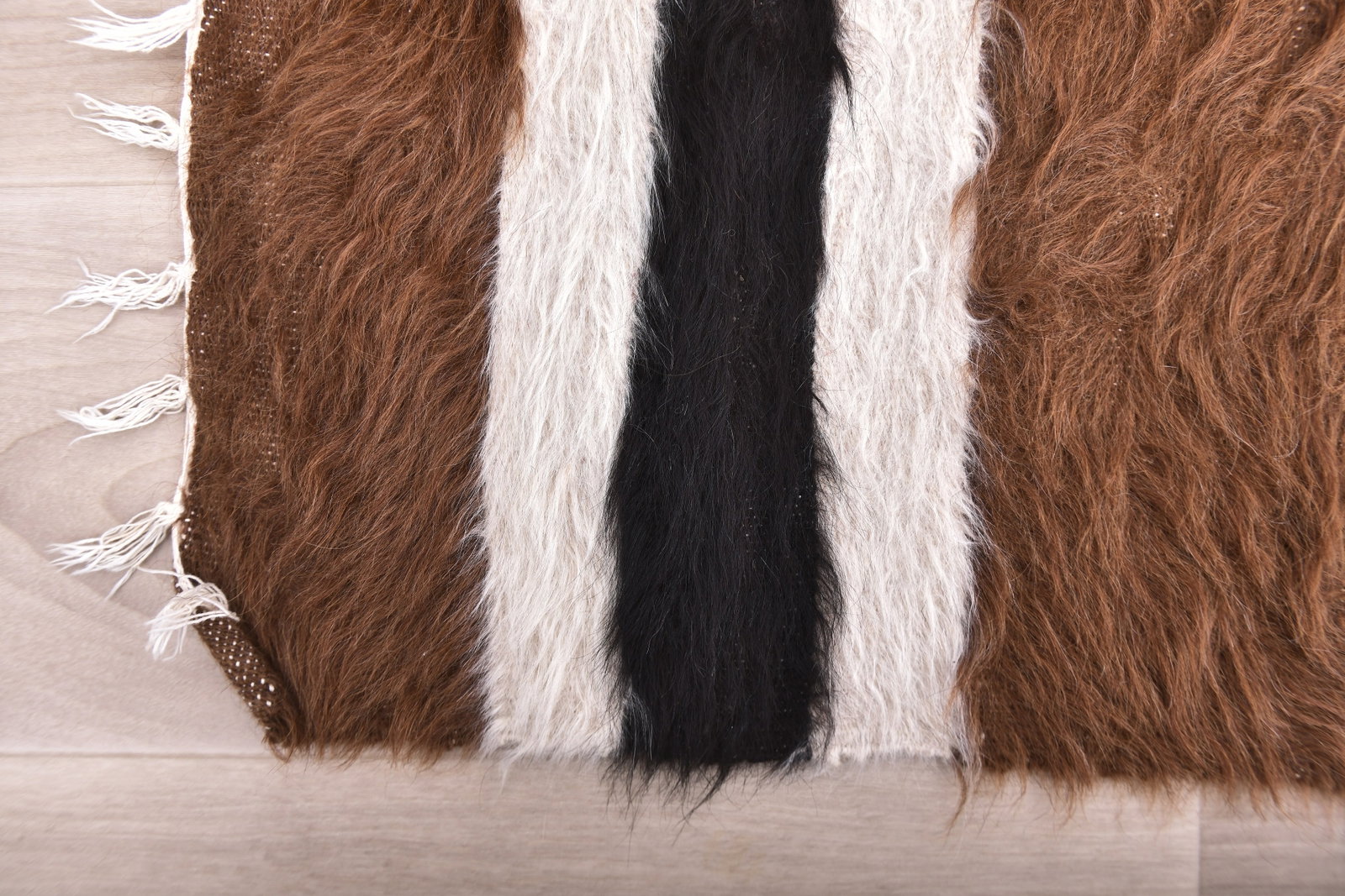 4'3'' x 6'3'' Vintage Wool Runner Rug - 240440 - 9