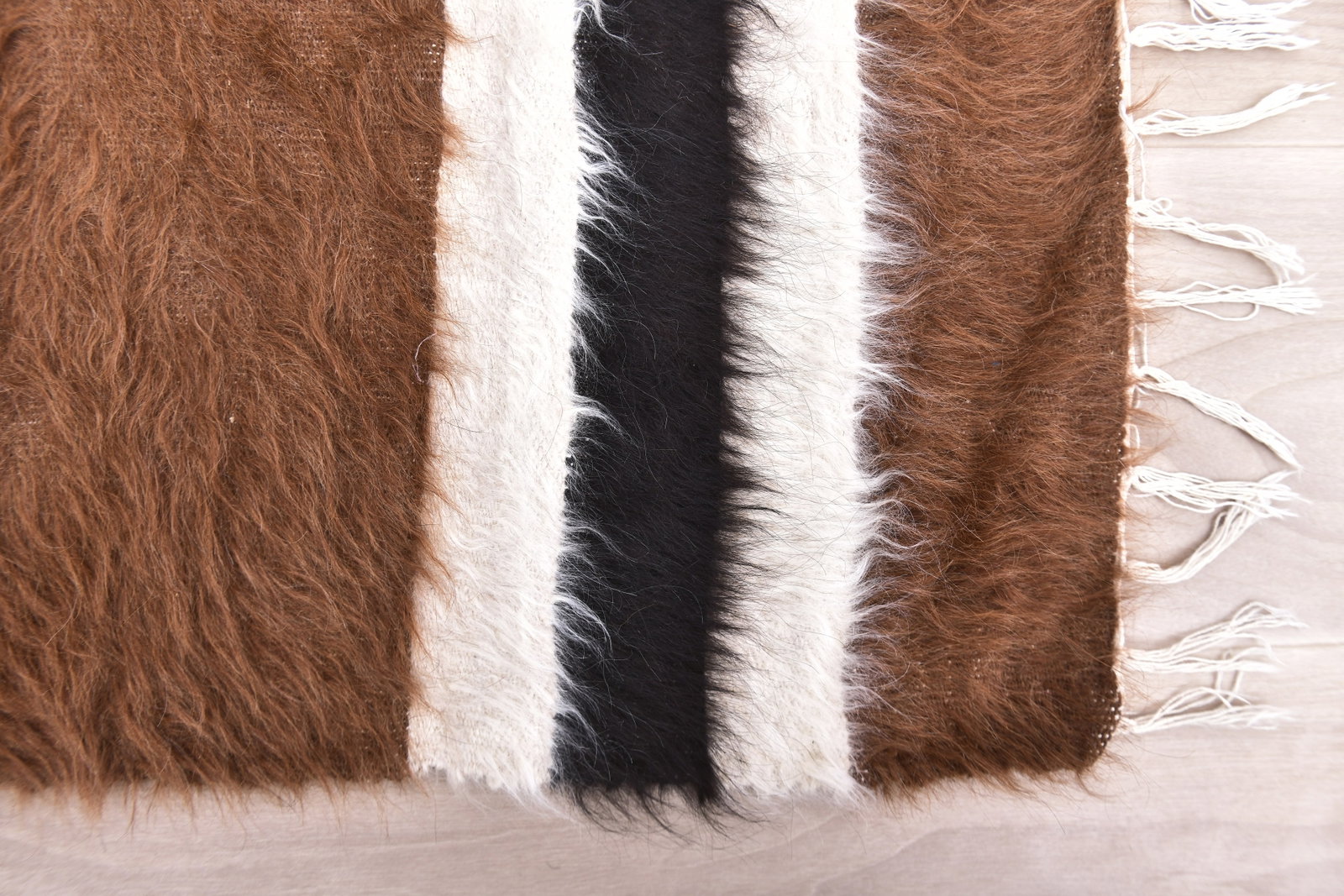 4'3'' x 6'3'' Vintage Wool Runner Rug - 240440 - 7