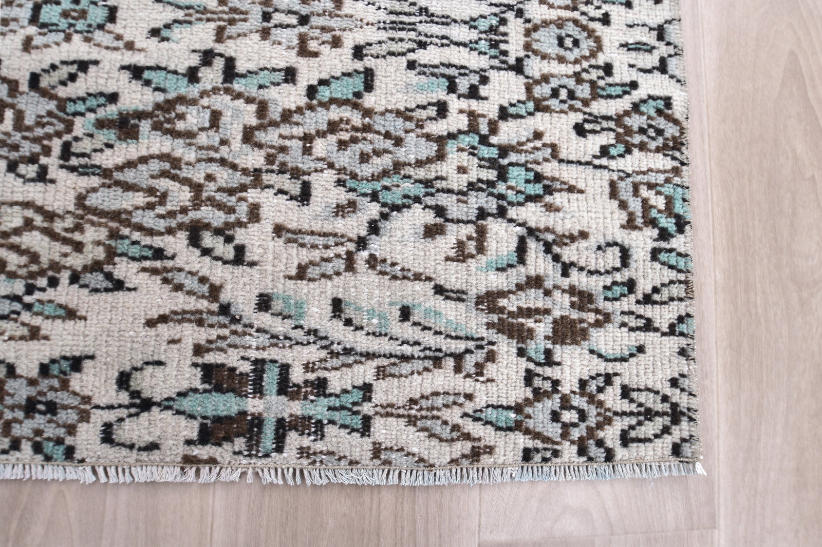 2'6'' x 5'6'' Decorative Vintage Rug - 240937 - 9