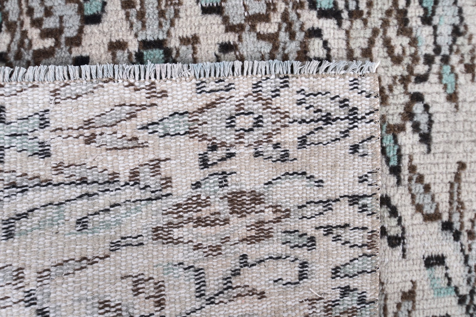 2'6'' x 5'6'' Decorative Vintage Rug - 240937 - 10