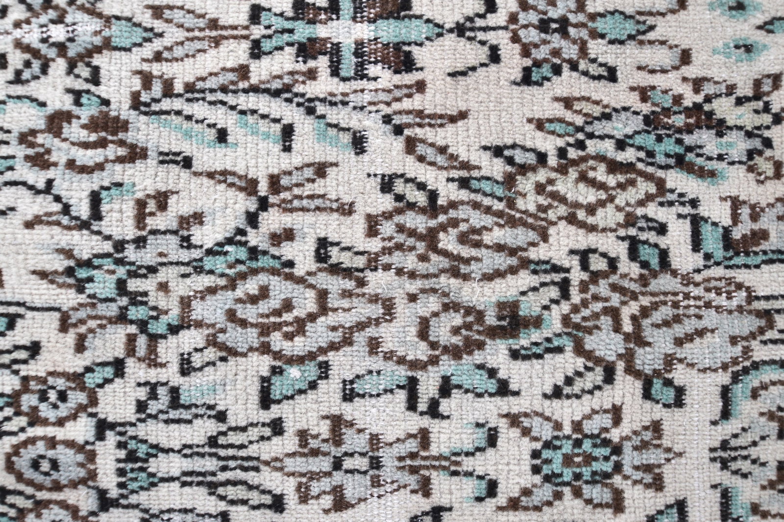 2'6'' x 5'6'' Decorative Vintage Rug - 240937 - 4