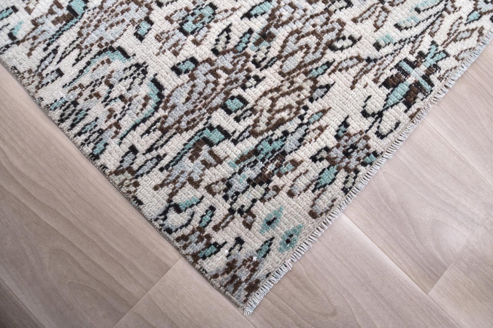 2'6'' x 5'6'' Decorative Vintage Rug - 240937 - 6