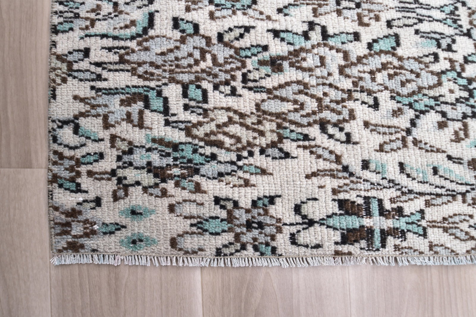 2'6'' x 5'6'' Decorative Vintage Rug - 240937 - 7