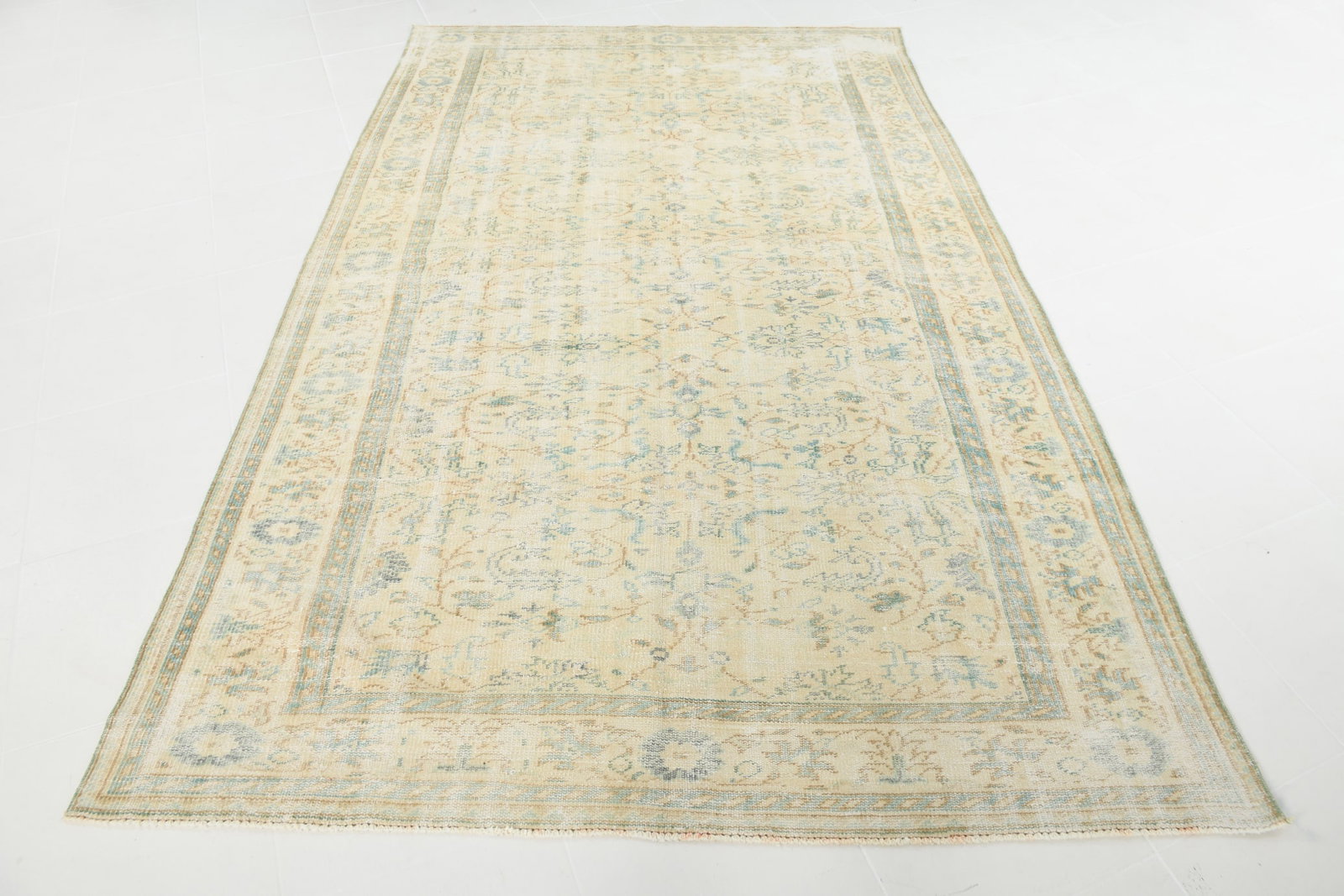 6'0'' x 9'5'' Handmade Vintage Wool Rug - 17898 - 18