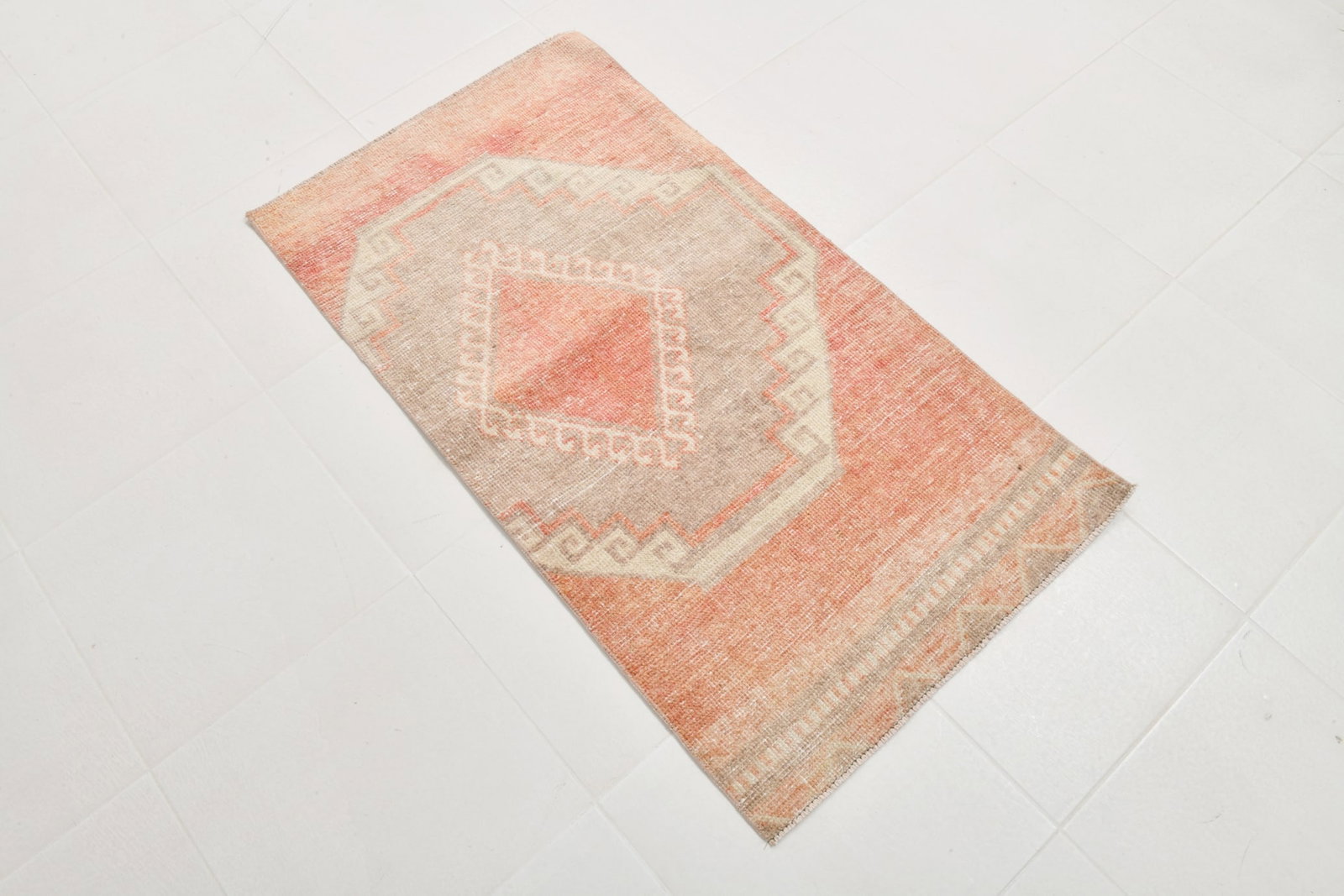 2'3'' x 4'3'' Handmade Vintage Wool Rug - 22431 - 16