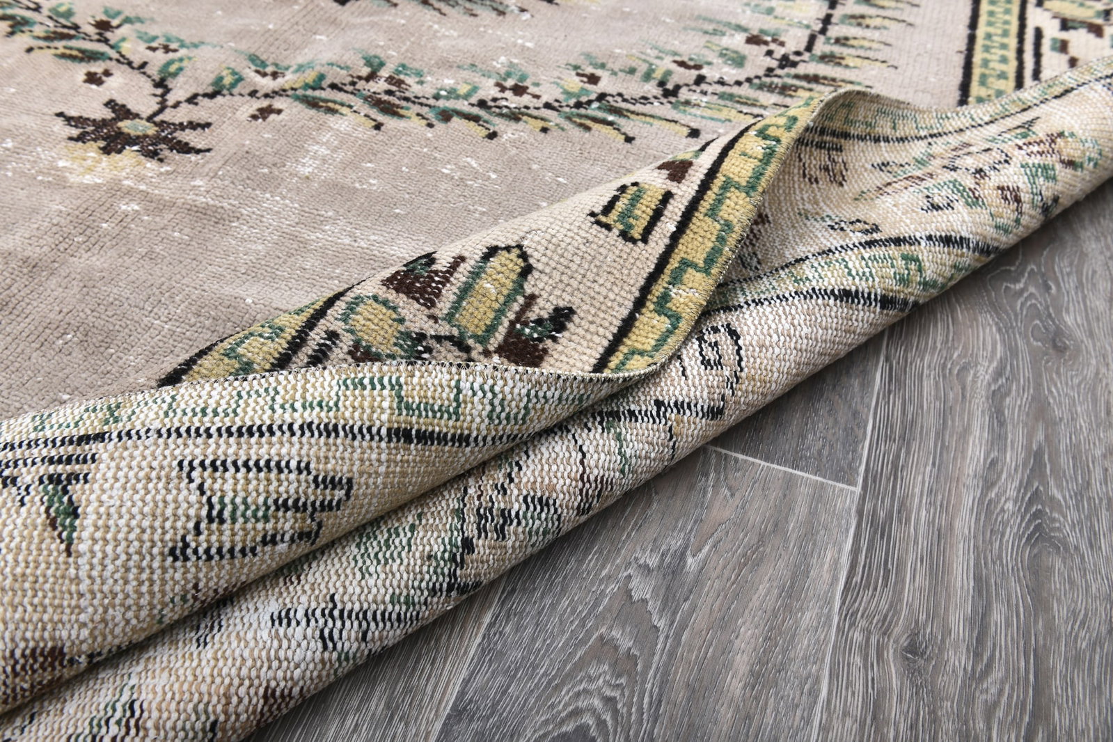5'4'' x 9'0'' Handmade Vintage Wool Rug - 243935 - 12