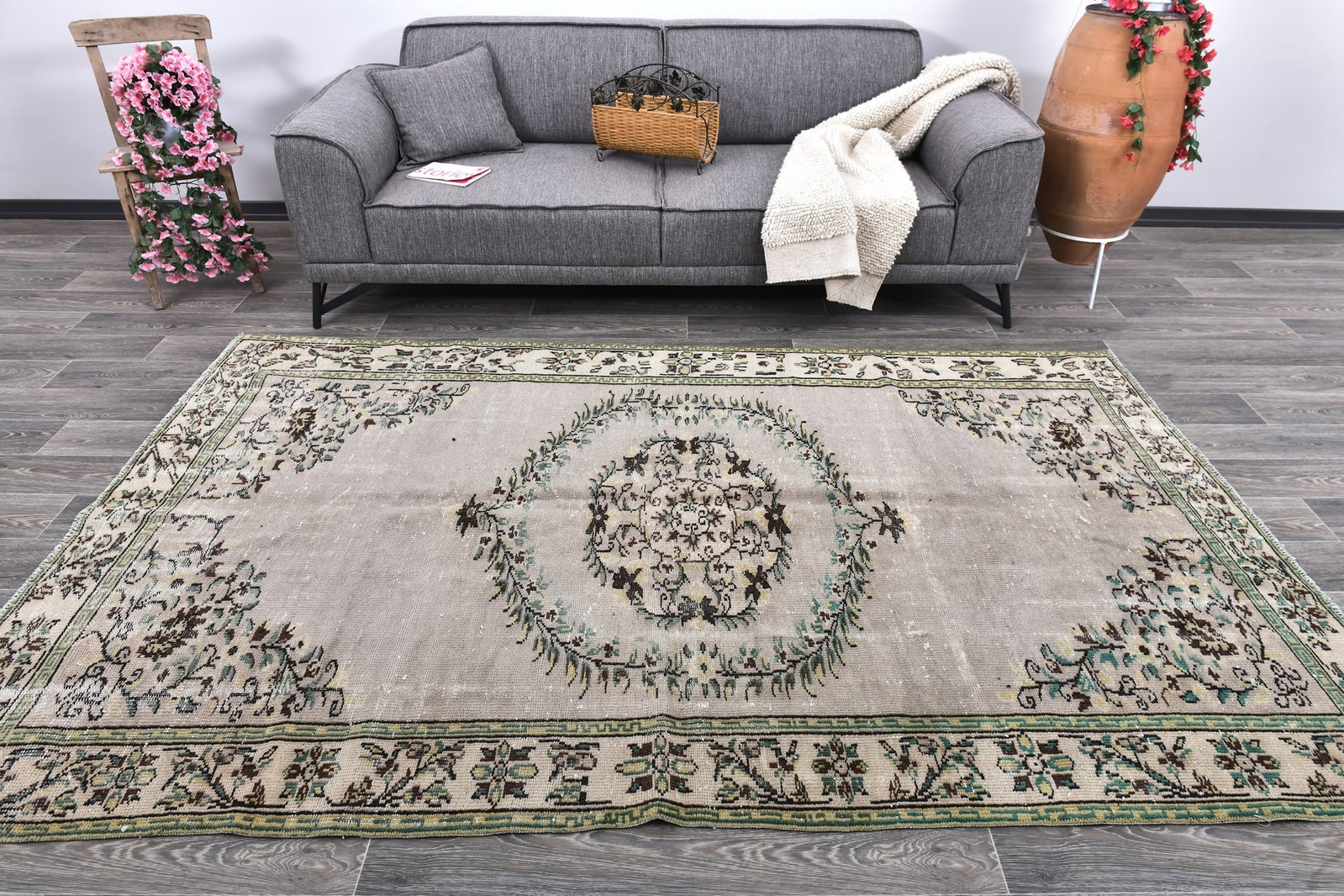 5'4'' x 9'0'' Handmade Vintage Wool Rug - 243935: Title: 5'4'' x 9'0'' Handmade Vintage Wool Rug - 243935 Description:5'4'' x 9'0'' Handmade Vintage Wool Rug - 243935 Origin:Turkiye Date/Period:1960-90 Materials:Wool,Cotton Dimension:5'4''x9'0'' ft, 