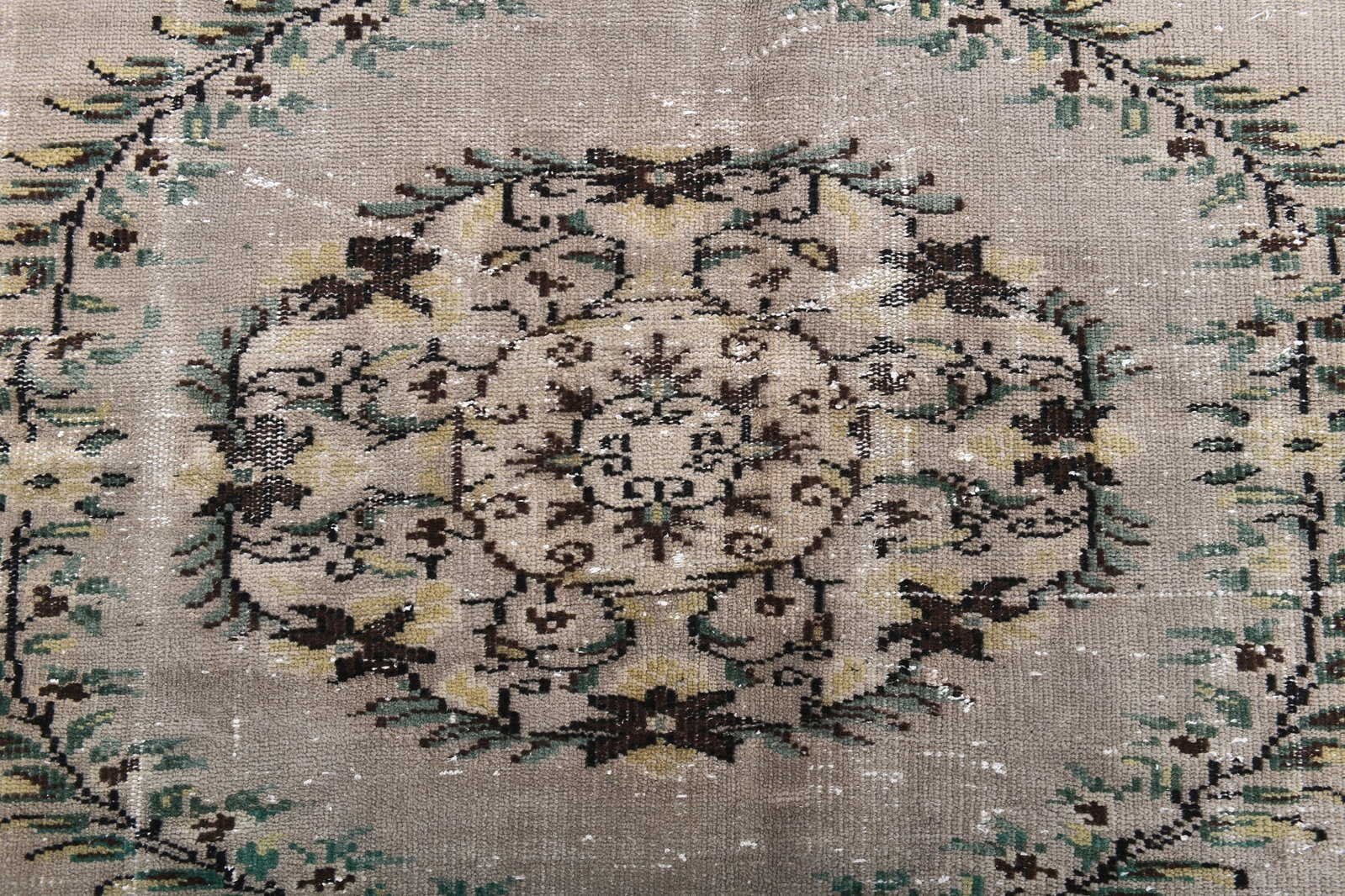 5'4'' x 9'0'' Handmade Vintage Wool Rug - 243935 - 4
