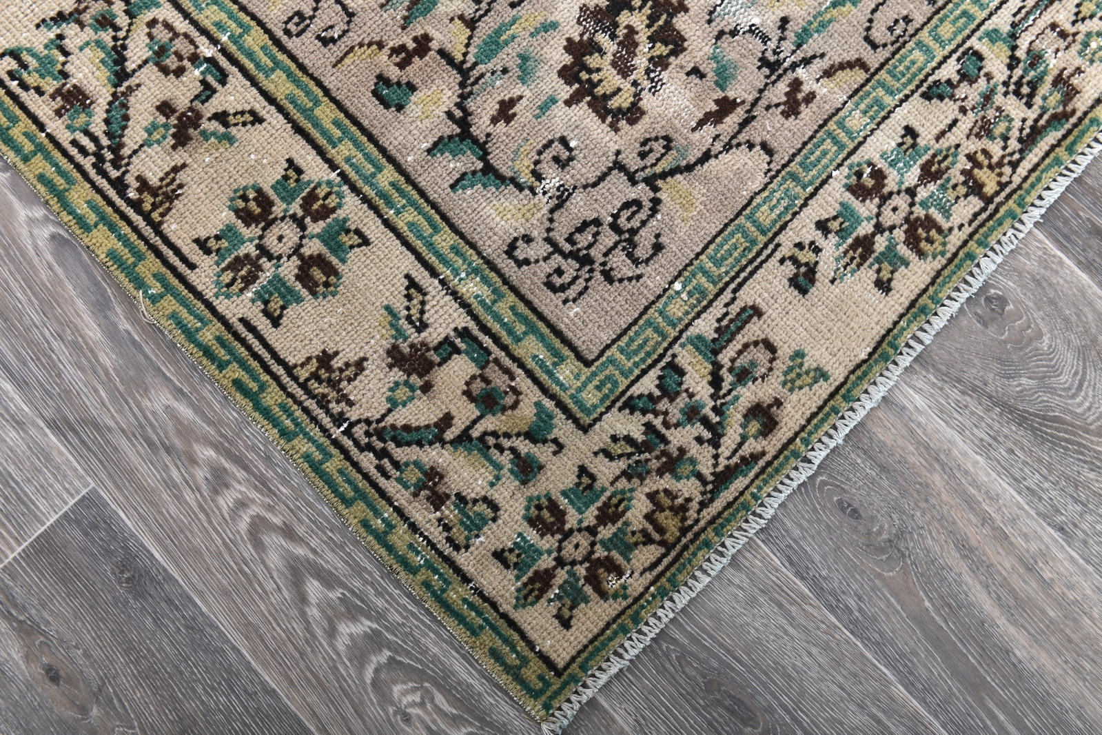 5'4'' x 9'0'' Handmade Vintage Wool Rug - 243935 - 6