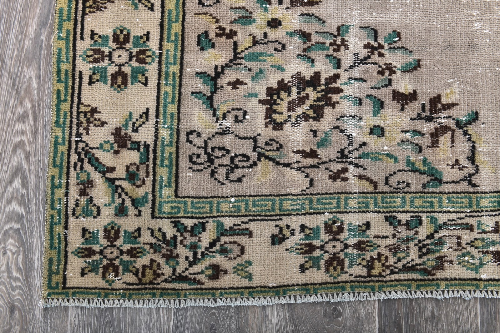 5'4'' x 9'0'' Handmade Vintage Wool Rug - 243935 - 7