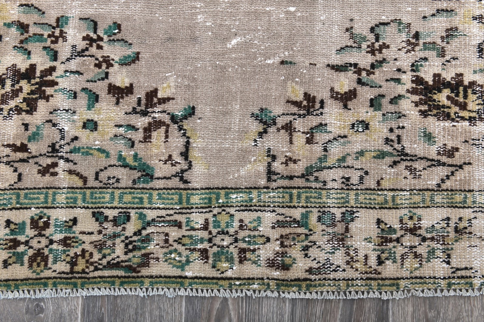 5'4'' x 9'0'' Handmade Vintage Wool Rug - 243935 - 8