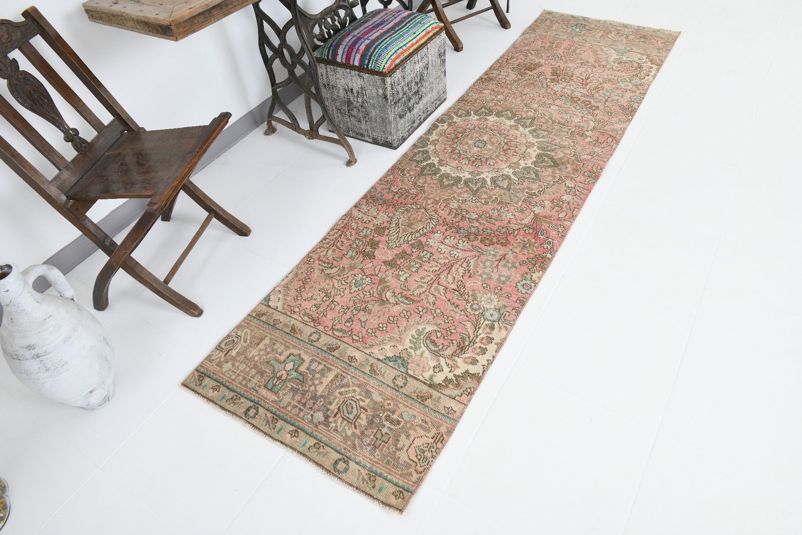2'5'' x 9'2'' Turkish Vintage Runner Rug - 19493 - 4