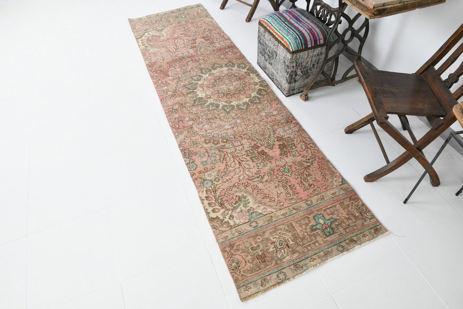 2'5'' x 9'2'' Turkish Vintage Runner Rug - 19493 - 5