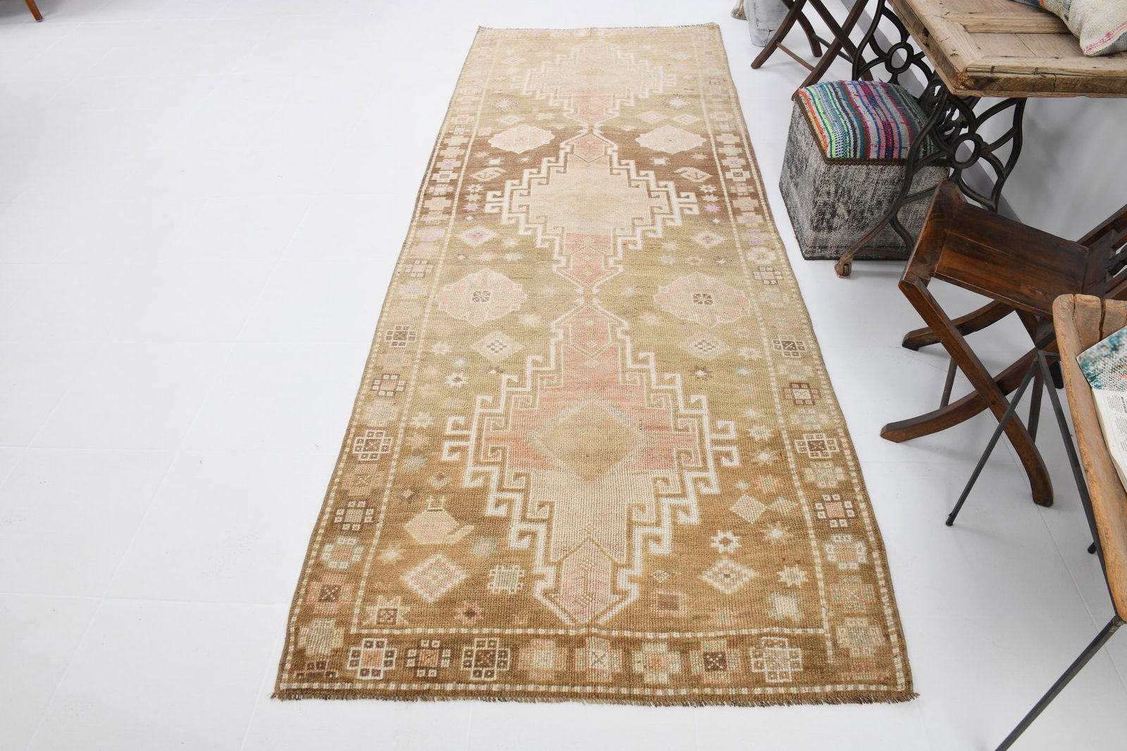 4'0'' x 11'4'' Handmade Vintage Wool Rug - 19924 - 3