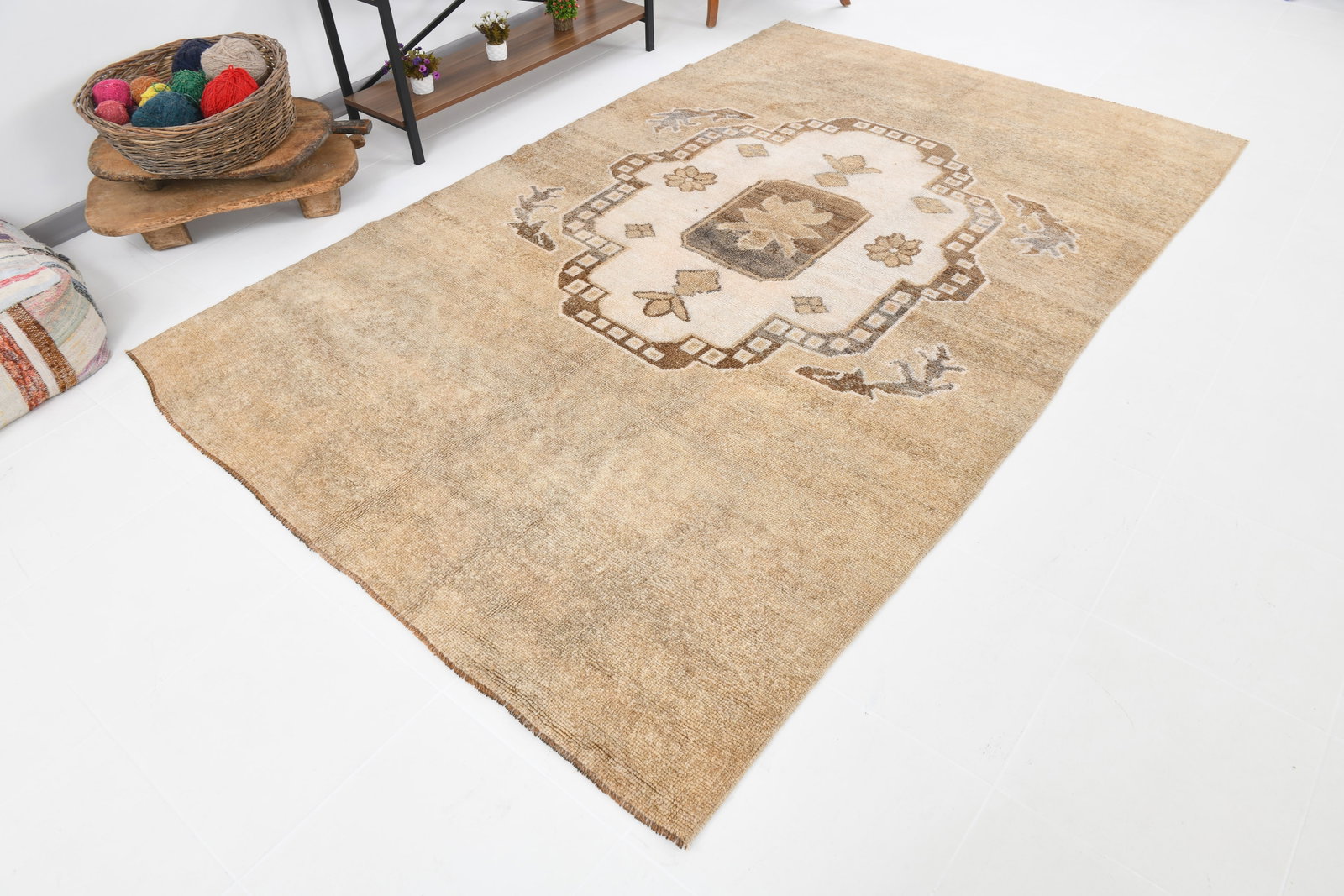 5'11'' x 9'4'' Turkish Vintage Runner Rug - 17926 - 2