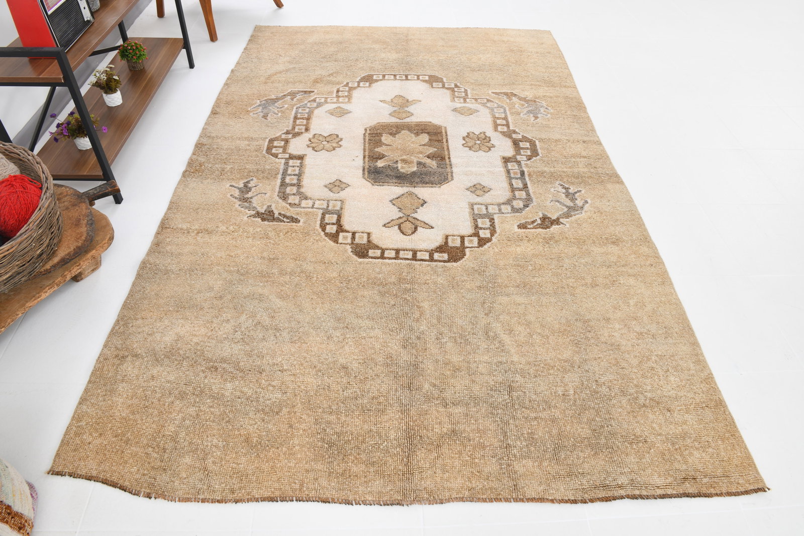 5'11'' x 9'4'' Turkish Vintage Runner Rug - 17926 - 3