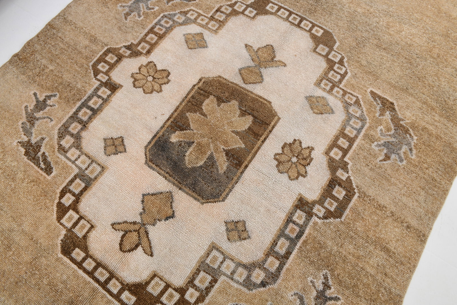 5'11'' x 9'4'' Turkish Vintage Runner Rug - 17926 - 4