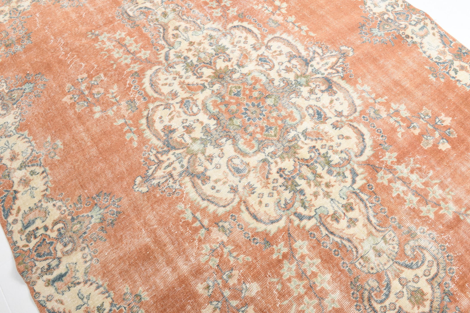 7'1'' x 10'2'' Handmade Vintage Wool Rug - 17537 - 7