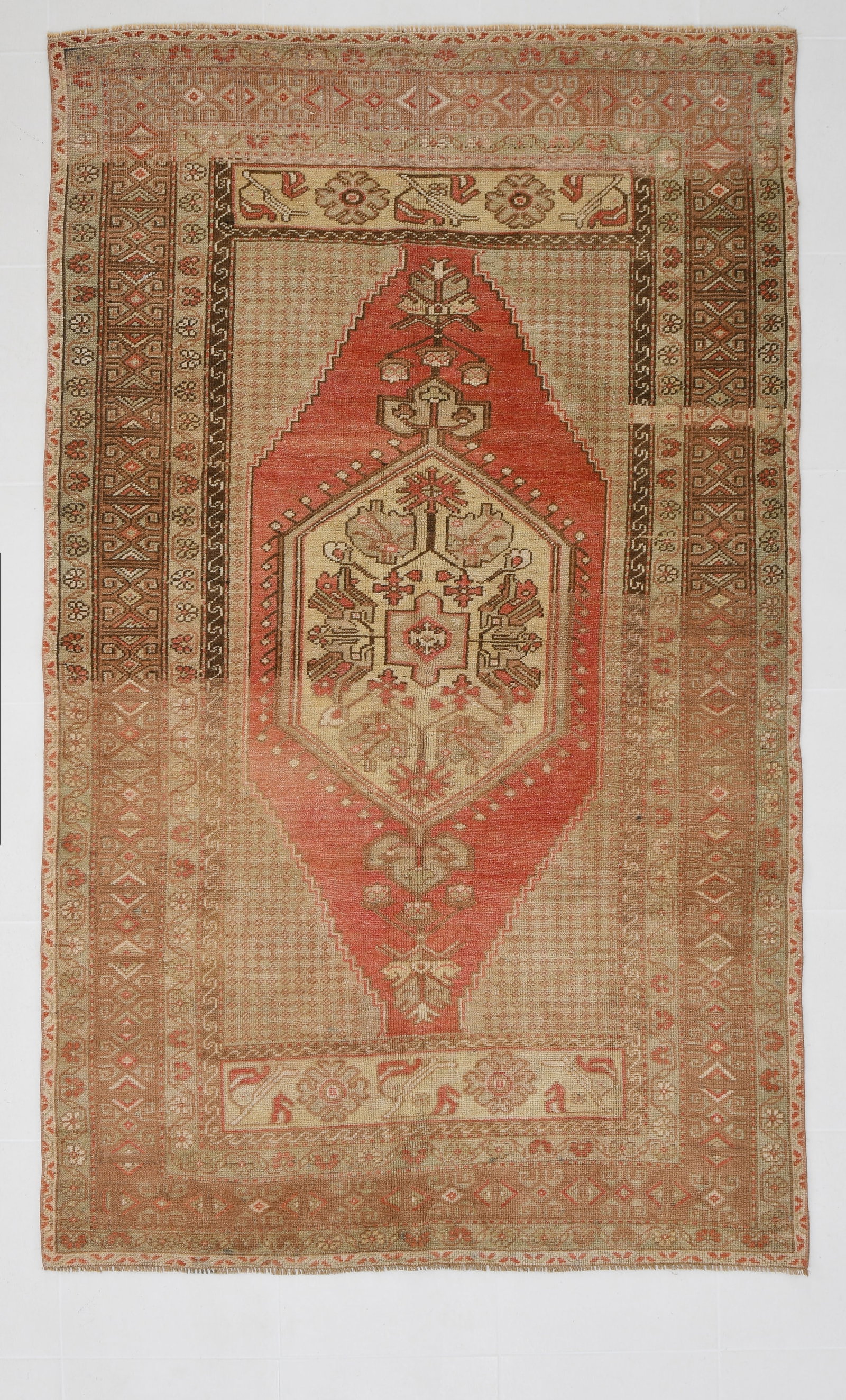 4'7'' x 7'5'' Vintage Wool Runner Rug - 19410: Title: 4'7'' x 7'5'' Vintage Wool Runner Rug - 19410 Description:4'7'' x 7'5'' Vintage Wool Runner Rug - 19410 Origin:Turkiye Date/Period:1960-90 Materials:Wool,Cotton Dimension:4'7''x7'5'' ft,