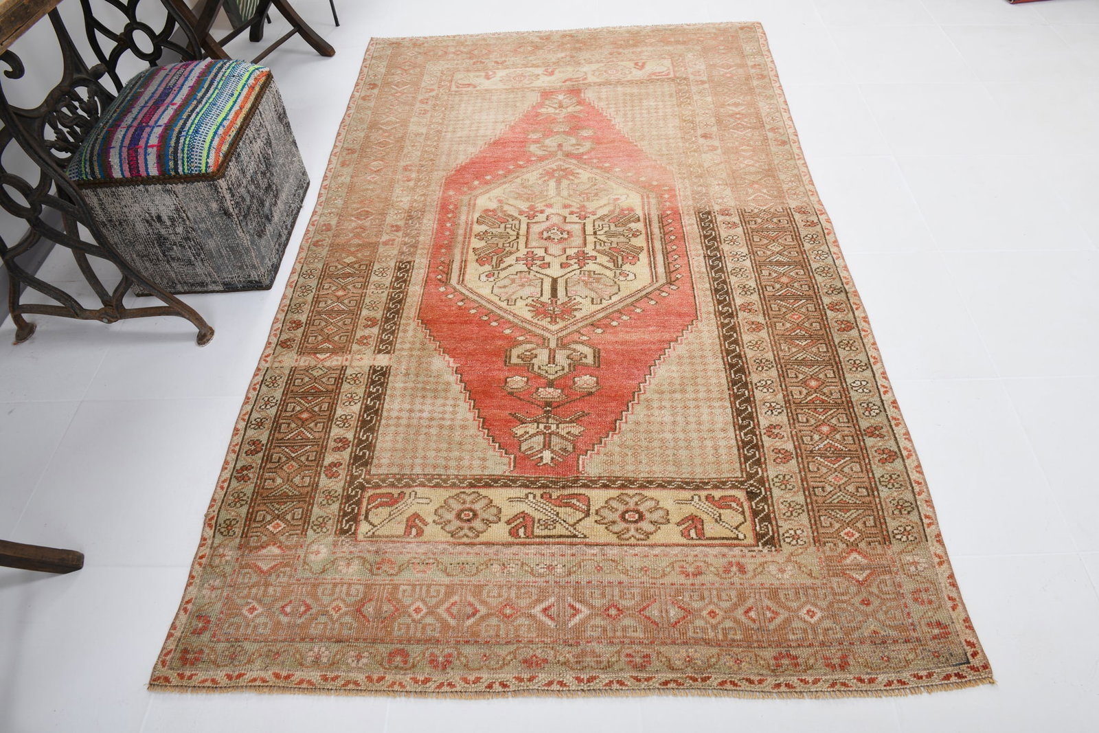 4'7'' x 7'5'' Vintage Wool Runner Rug - 19410 - 3