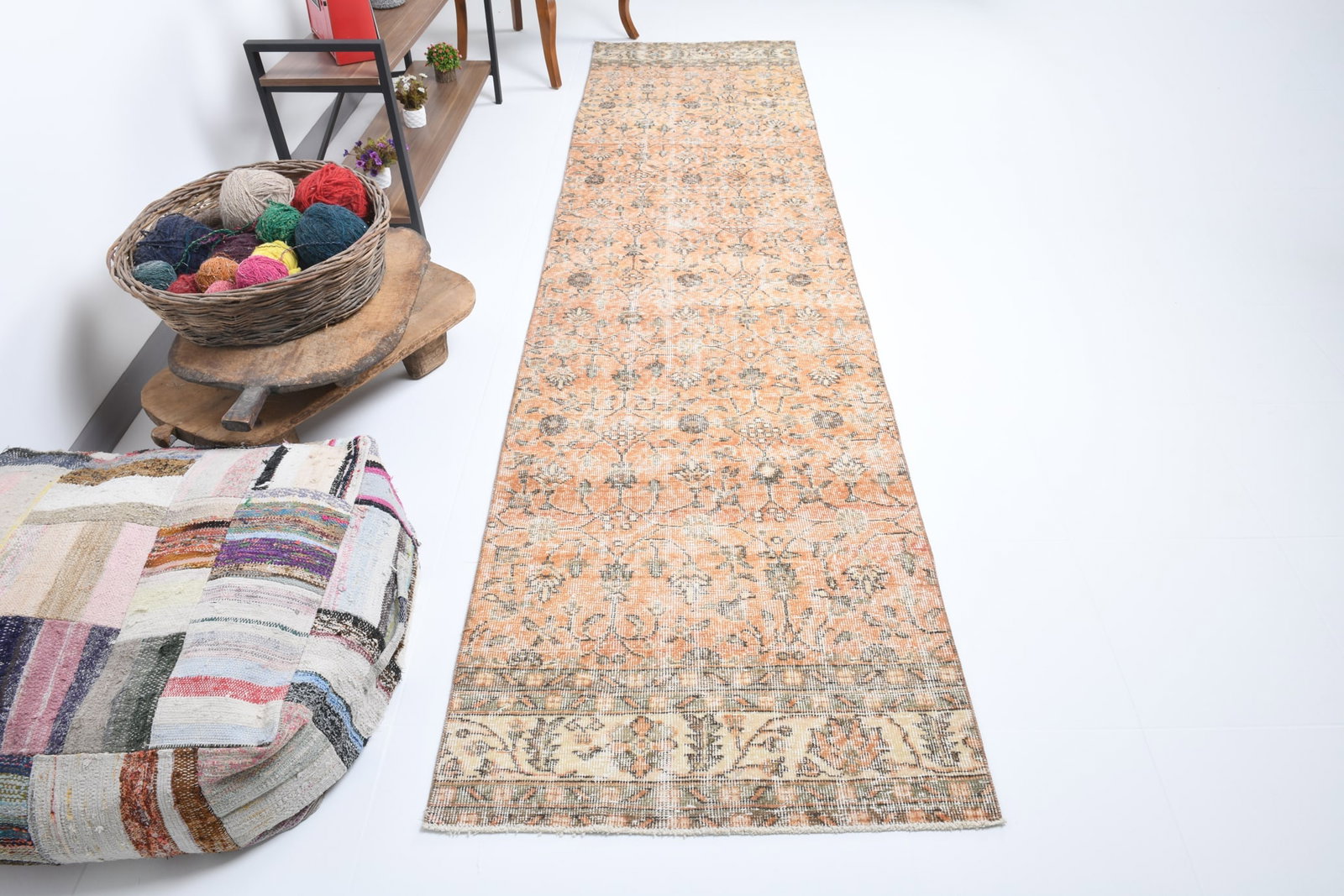 2'9'' x 11'1'' Handmade Vintage Wool Rug - 17880 - 4
