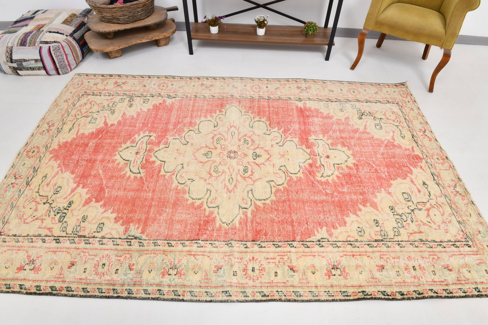 5'7'' x 8'4'' Handmade Vintage Wool Rug - 21933 - 2
