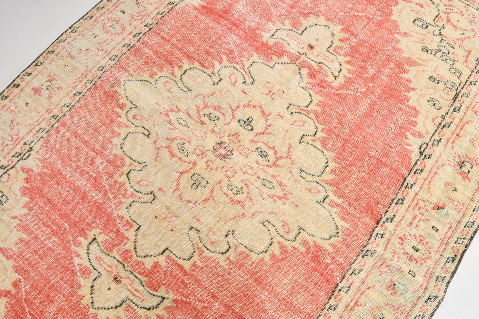 5'7'' x 8'4'' Handmade Vintage Wool Rug - 21933 - 5