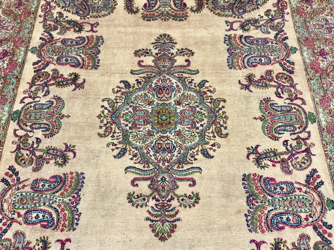 Persian Kerman Hand Knotted Semi-Antique Oriental Rug 9'9" x 12'3" - 4