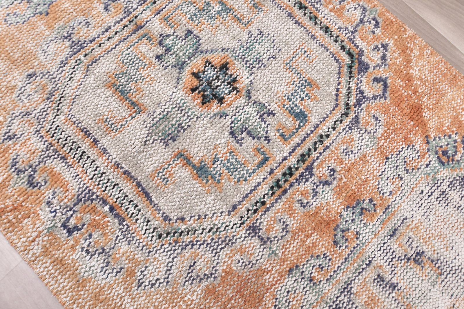 2'5'' x 7'7'' Turkish Vintage Runner Rug - 240925 - 3