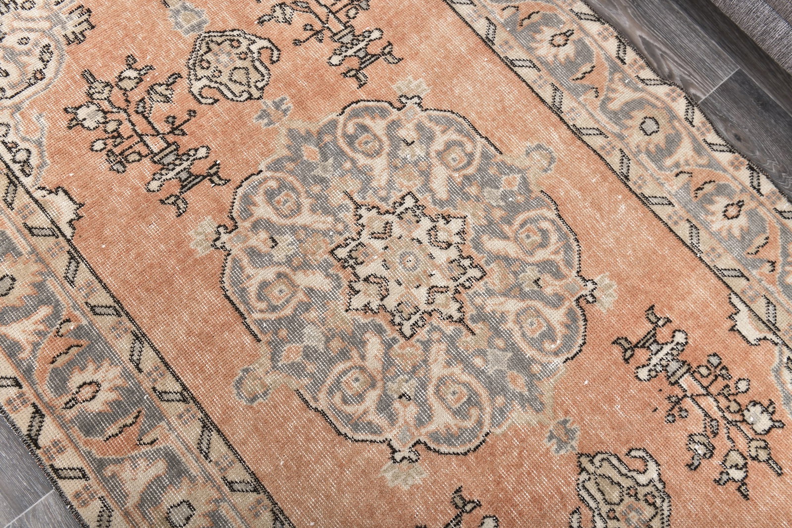 3'8'' x 6'11'' Handmade Vintage Wool Rug - 243959 - 3