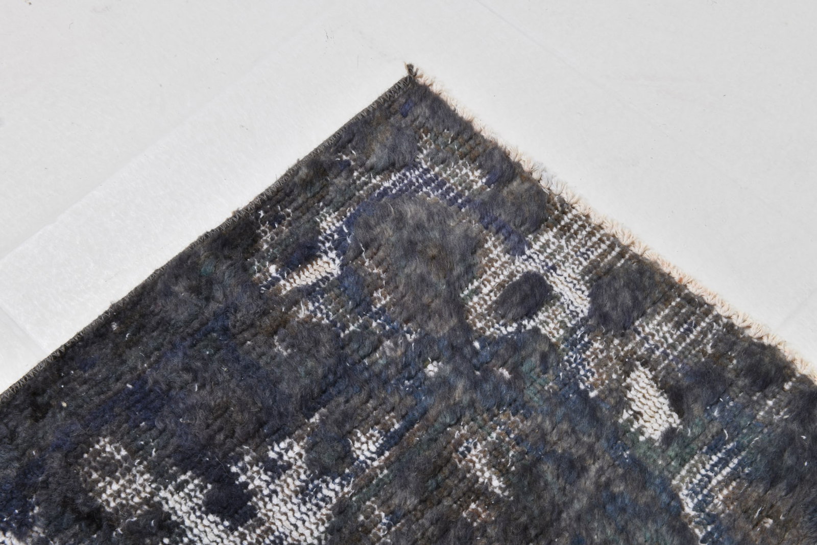 6'0'' x 9'7'' Handmade Vintage Wool Rug - 21650 - 9