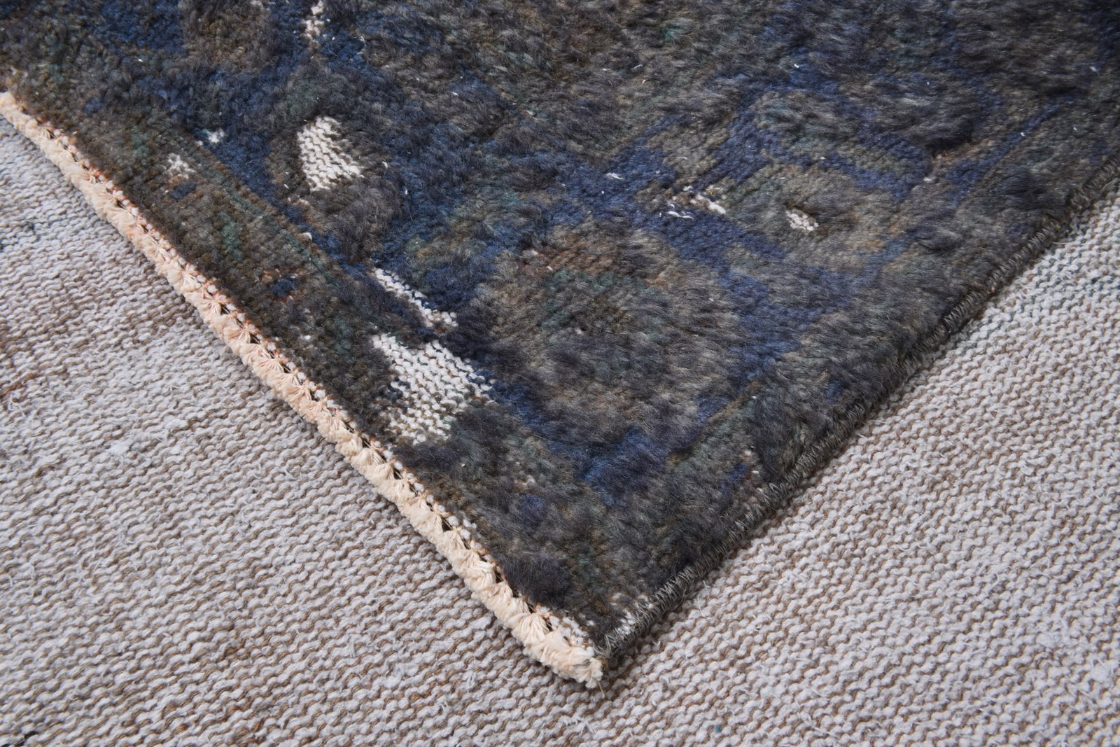 6'0'' x 9'7'' Handmade Vintage Wool Rug - 21650 - 15