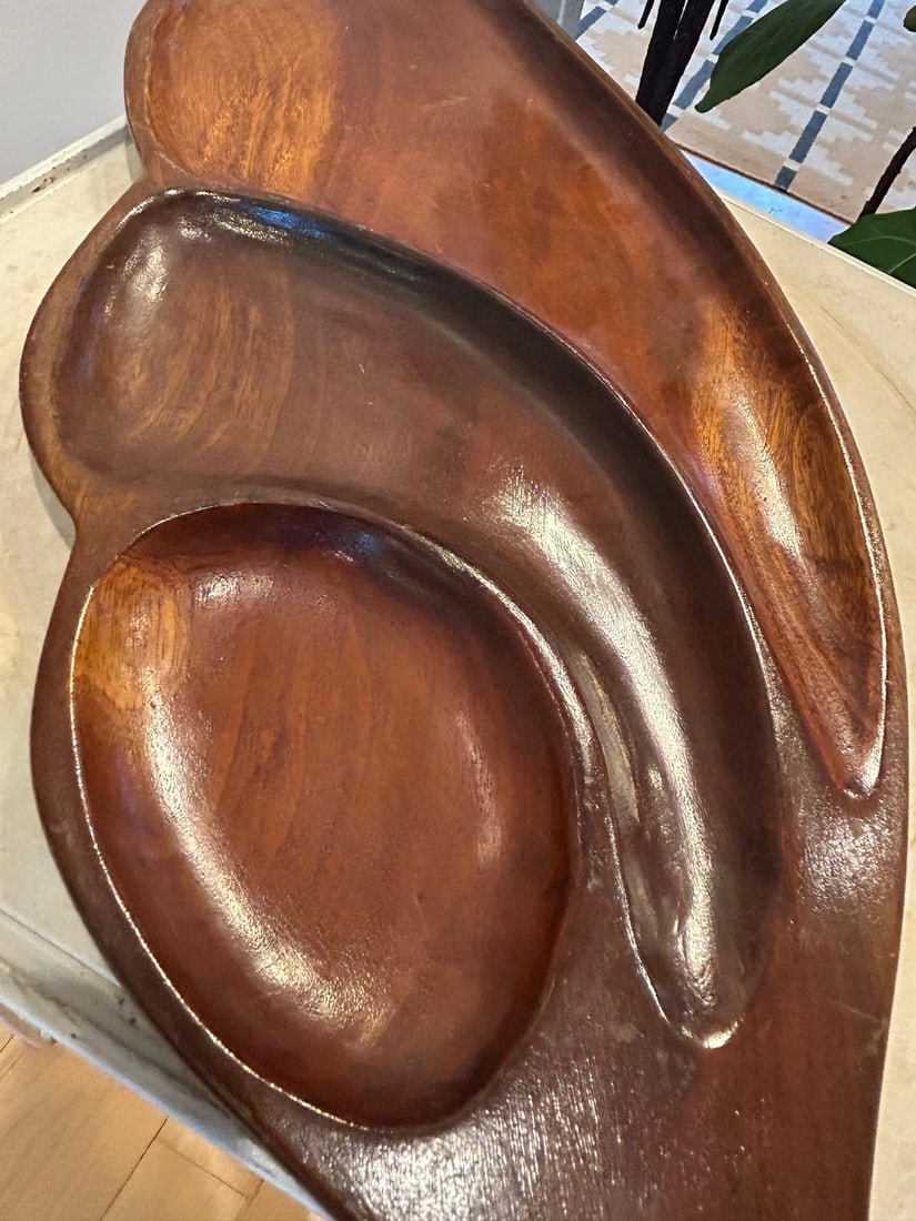 Mid-Century Modern Carved Wooden Leaf-Shaped Serving Tray - 4