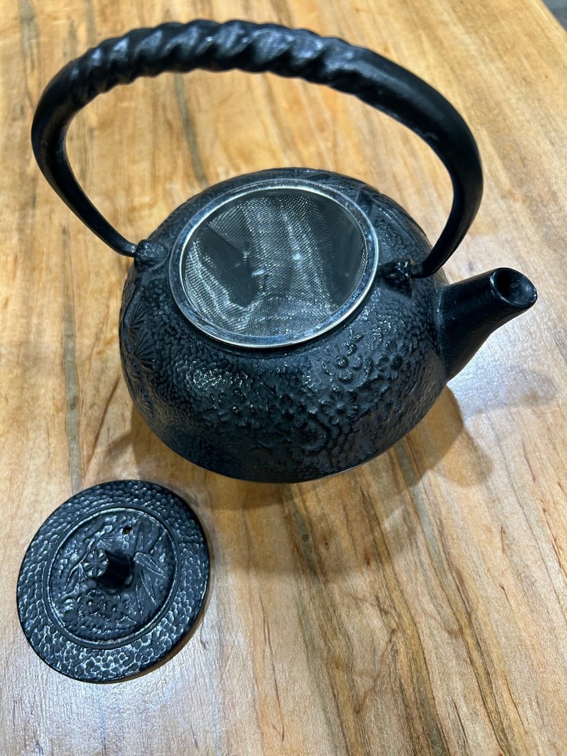 Japanese Cast Iron Tetsubin Tea Kettle with Infuser - 2