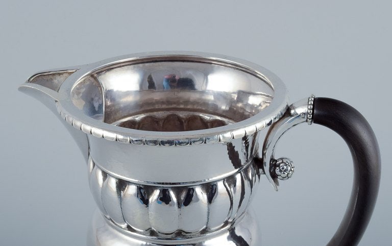 Georg Jensen, large Art Nouveau pitcher in sterling silver. Early and rare model. Hammered finish. - 6