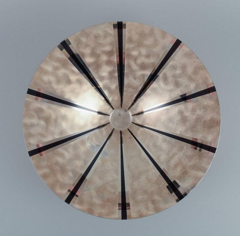 WMF, Germany. Large art deco Ikora bowl in plated silver inlaid with brass. - 4
