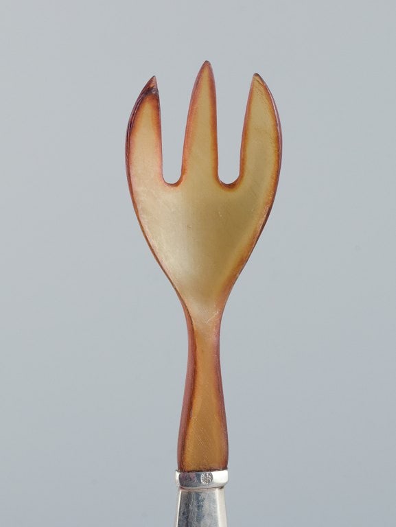 Georg Jensen, Viking, a salad set in 830 silver and horn. - 5
