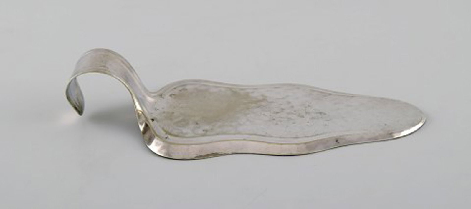Scandinavian silversmith. Six serving parts in plated silver (alpacca). Mid-20th century. - 5
