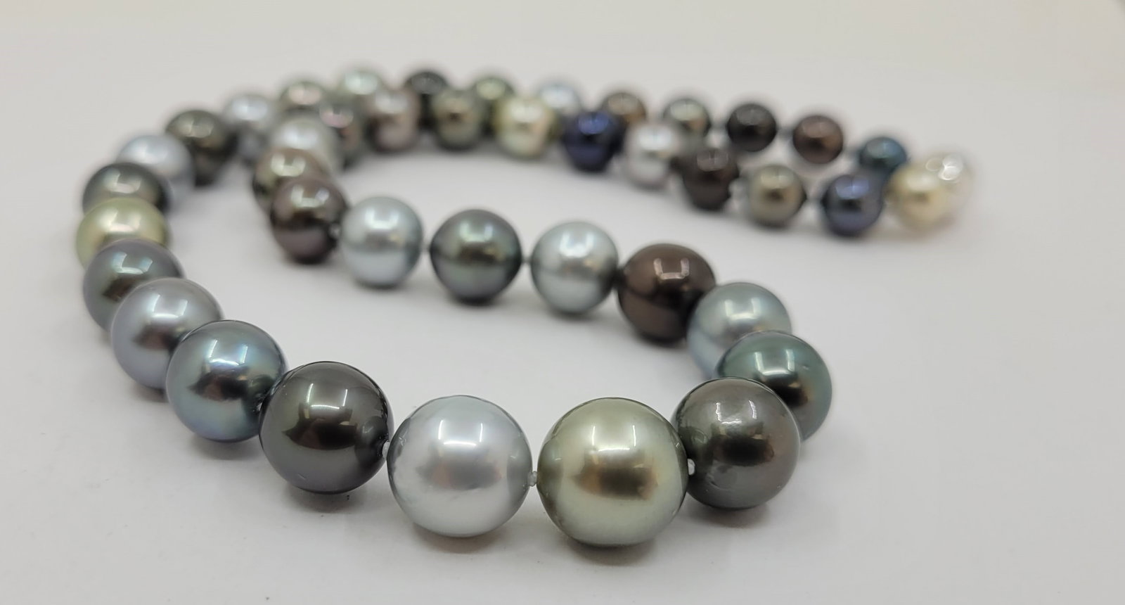 Necklace PSL Certified Tahitian Pearls - 8.3x11.7mm - 19