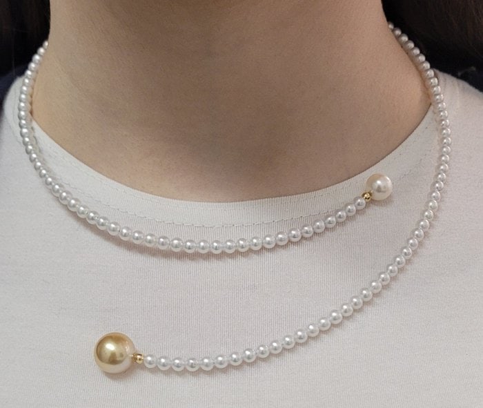 Necklace - 18 kt. Yellow gold, 11.5mm Golden South Sea Pearl - 4x8.5mm Freshwater Pearls - 3