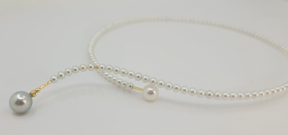 Necklace - 18 krt Yellow gold 7x9 mm Akoya pearls - 3,5 mm freshwater pearls - 11
