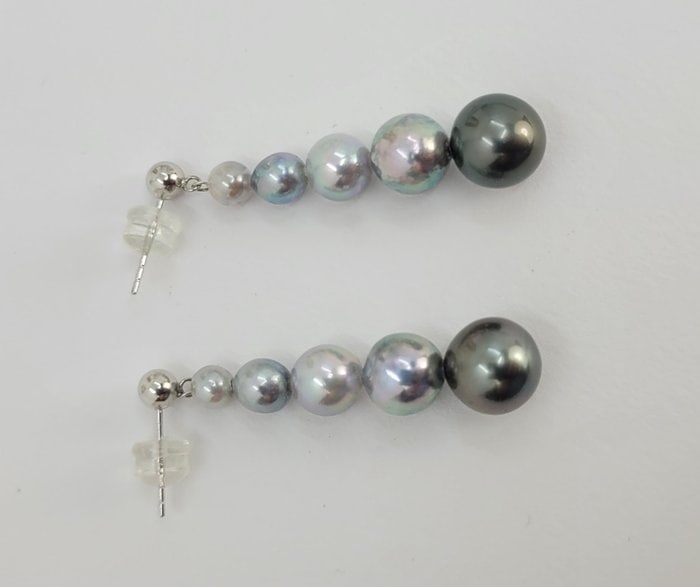 Earrings - 18 kt. White gold - 4x9mm Akoya Pearls - 9