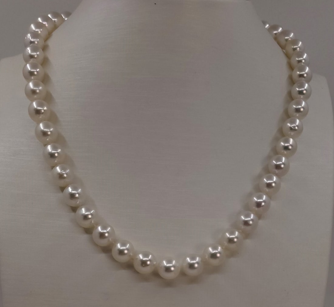 ALGT Certified Akoya Pearls - 8.9x9.4mm: Title: ALGT Certified Akoya Pearls - 8.9x9.4mm Description: This necklace is in the category of the Akoya Pearls according to the tested results and the P.S.L criteria. Originating from Japan, these