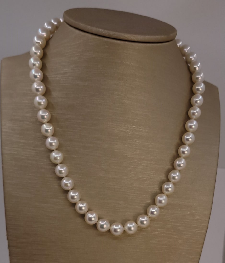 Necklace 8x8.5mm Bright Akoya pearls - 5