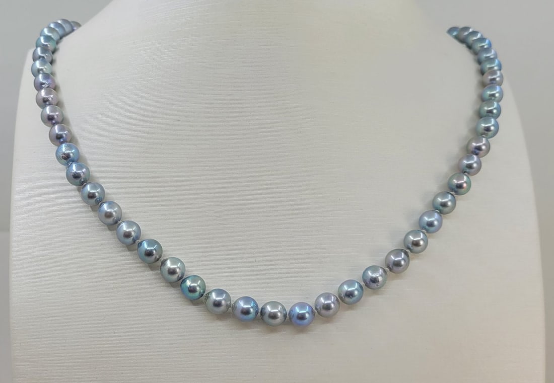 Necklace 6x6.5mm Silvery Akoya Pearls: Title: Necklace 6x6.5mm Silvery Akoya Pearls Description: A beautiful pearl necklace of silvery saltwater AAA Akoya pearls with exceptional lustre, finished with a ball clasp in solid silver. The