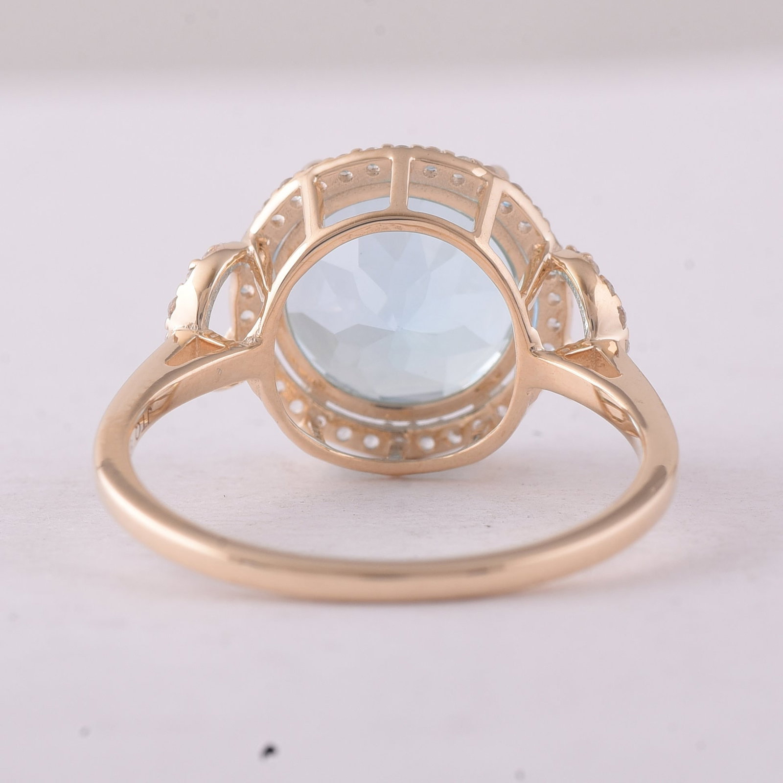 4.80 Ct Round Blue Topaz 9K Gold Ring - 3