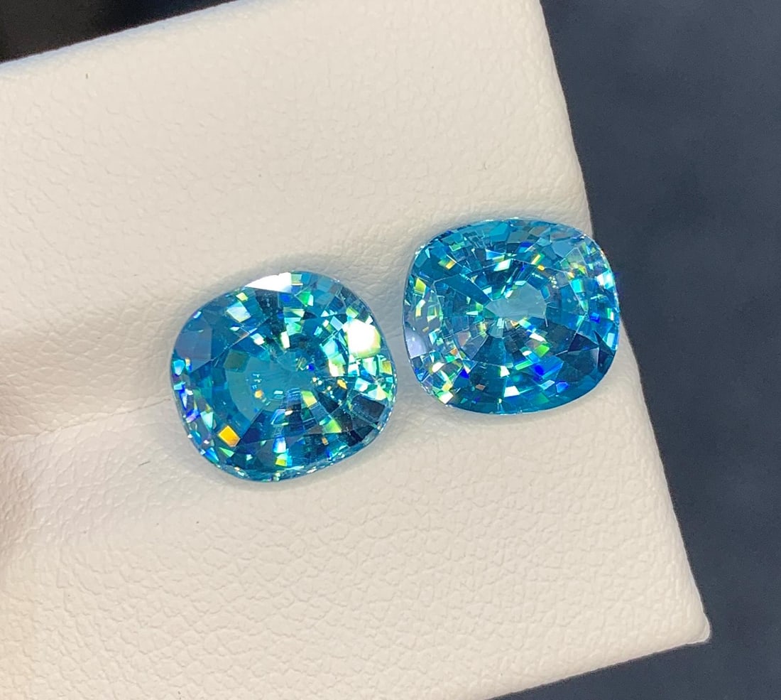 Cambodian Blue Zircon Pair Gemstone : Cushion Cut - 3
