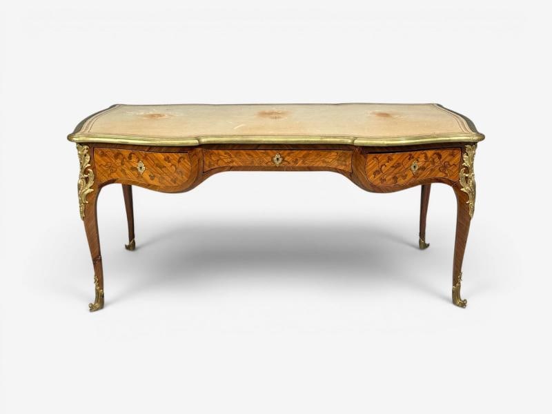 Louis XV Style, Executive Desk, Marquetry, Leather, Bronze, France, 19th/20th c. - 2
